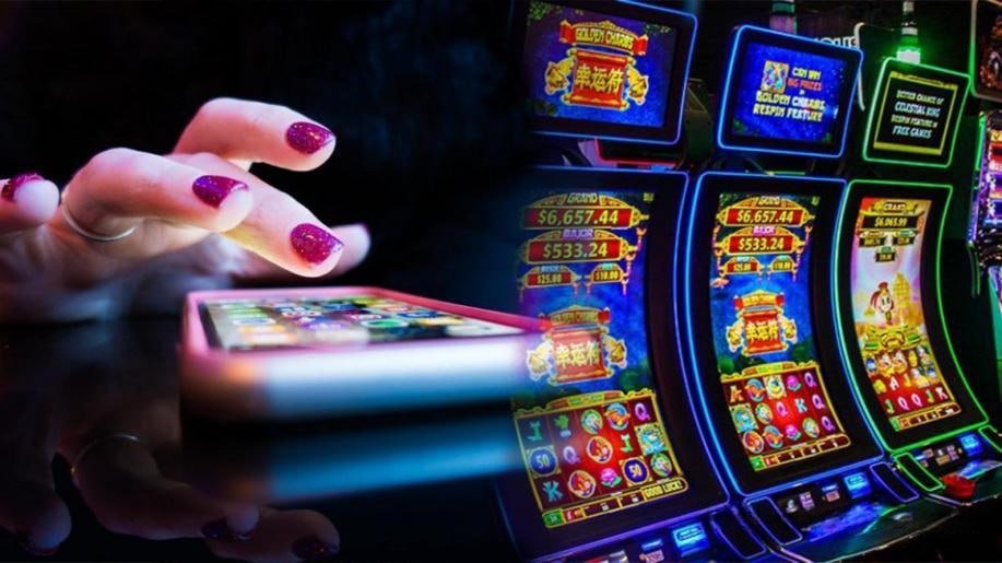 Wolf Gold slot game interface on mpocuan88.com showing reels and symbol layout